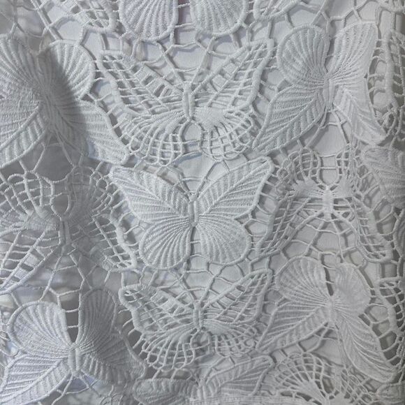 Lilly Pulitzer ‘ Azaria’ White Tank / Blouse With Lace & Butterfly details - Picture 4 of 5